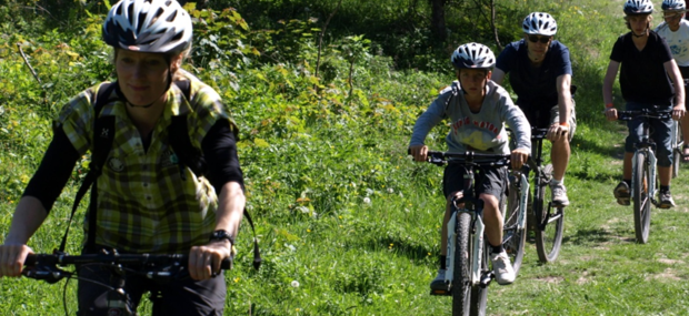 Krop og motion-forløb på mountainbike ved Møns Klint