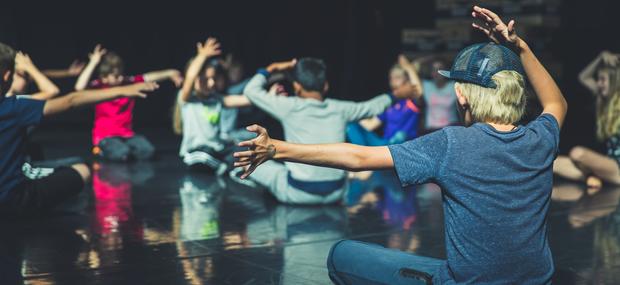 Børn danser breakdance 