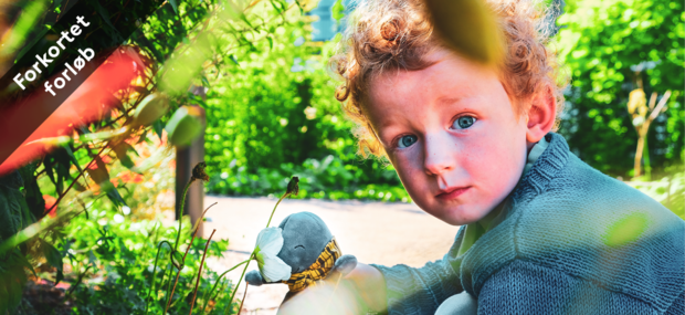 Børnene ser haven med eventyrets øjne sammen med Muldvarpen