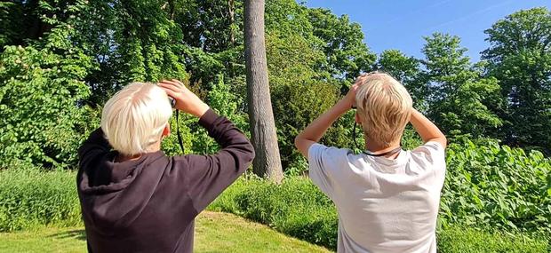 Elever med kikkerter